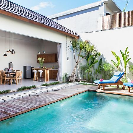 Maxwell Legian Villa Exterior photo